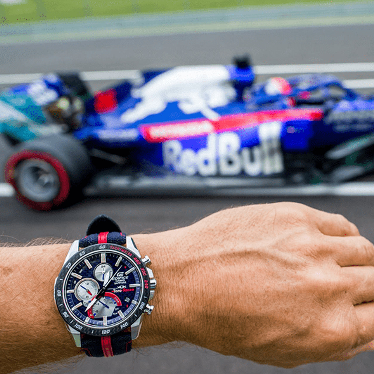 Edifice EQB-1000TR-2AER