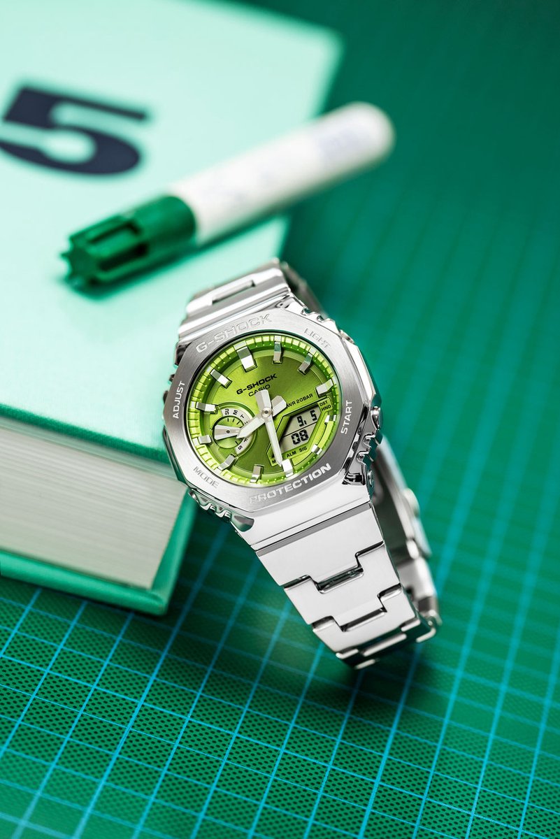 G-SHOCK GM-2110D-3AER